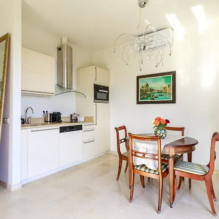Sea View With Private Secure Parking 3